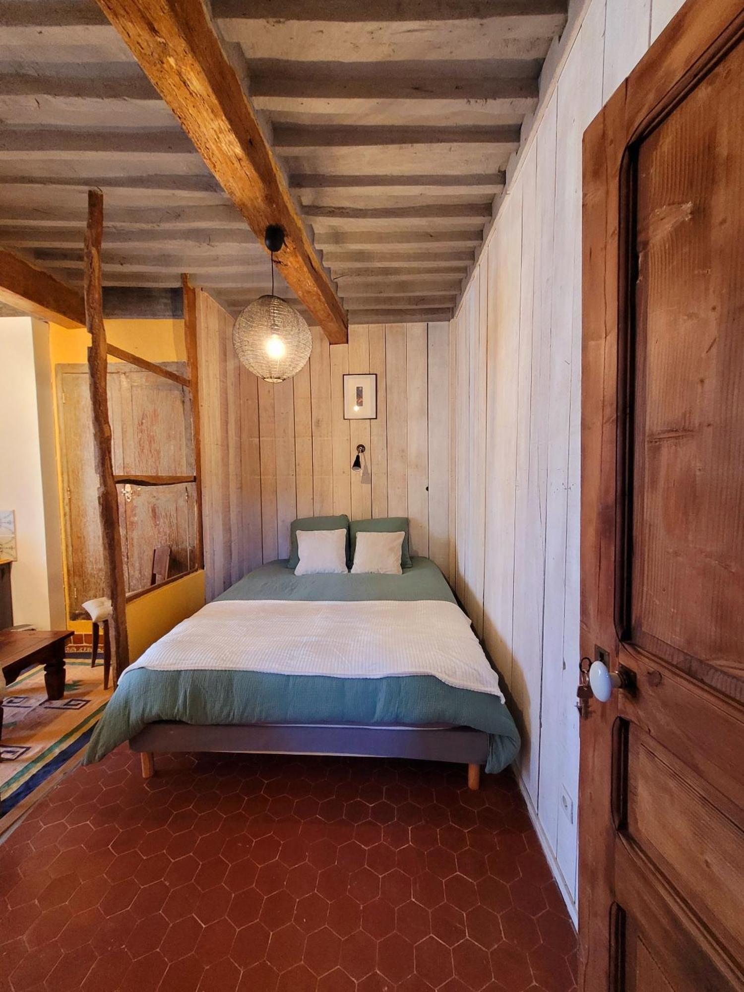 Au Puits De La Fontaine Hotel Tavernes Værelse billede